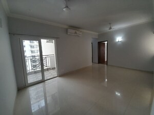 Room in 3 BHK Apartment at Central Park Flower Valley Aqua Front Towers, Sohna Sector 33 – for Sale