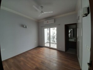 Room in 3 BHK Apartment at Central Park Flower Valley Aqua Front Towers, Sohna Sector 33 – for Sale