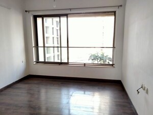 Room in 4 BHK Apartment at Kalpataru Aura, Ghatkopar West – for Rent