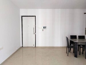 Room in 4 BHK Apartment at Kalpataru Aura, Ghatkopar West – for Rent