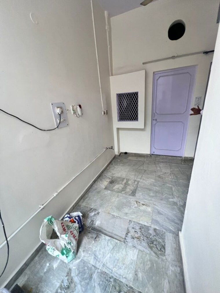 Room, naraina 2 Bedroom 125 Sq.Yd. Builder Floor In Naraina Delhi 10456016
