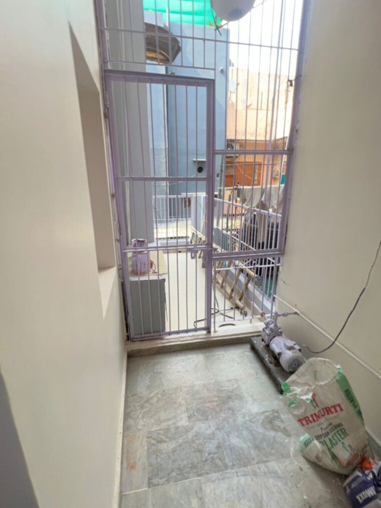 Balcony, naraina 2 Bedroom 125 Sq.Yd. Builder Floor In Naraina Delhi 10456016