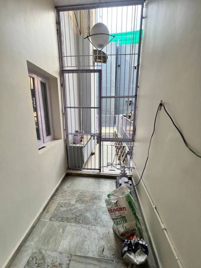 undefined, naraina 2 Bedroom 125 Sq.Yd. Builder Floor In Naraina Delhi 10456016