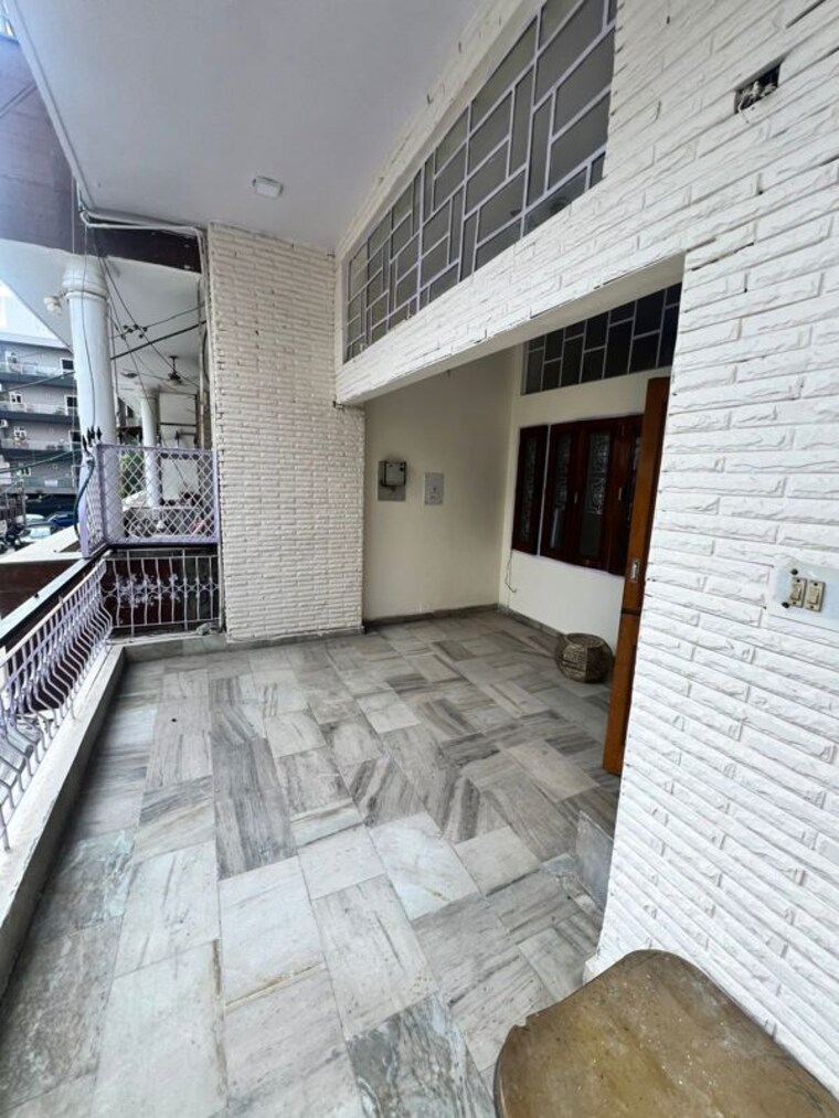 Balcony, naraina 2 Bedroom 125 Sq.Yd. Builder Floor In Naraina Delhi 10456016