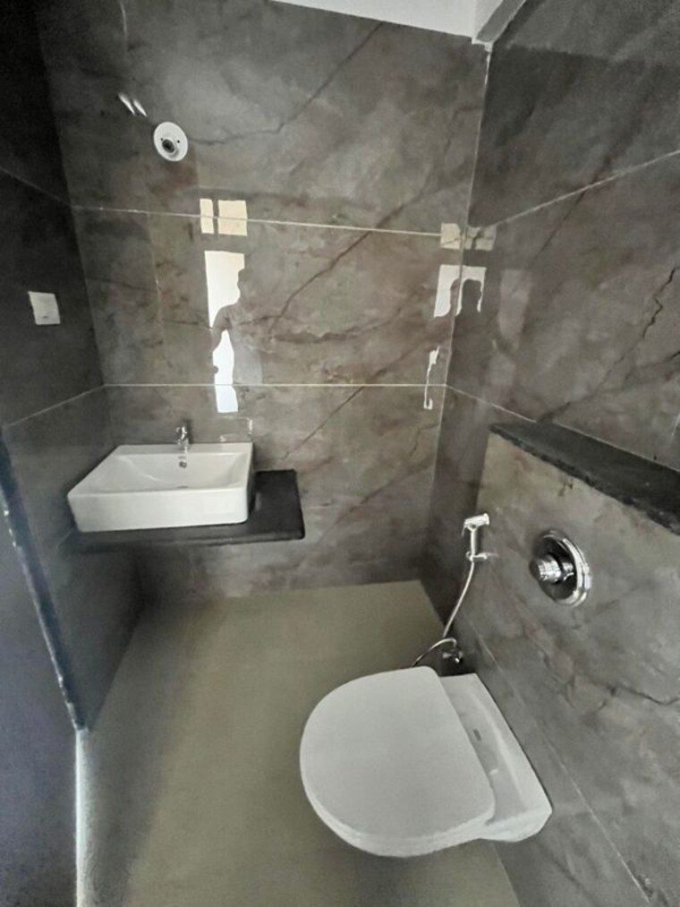 Bathroom, sankla-sommet 3 Bedroom 968 Sq.Ft. Apartment In Bhugaon Pune 10456005