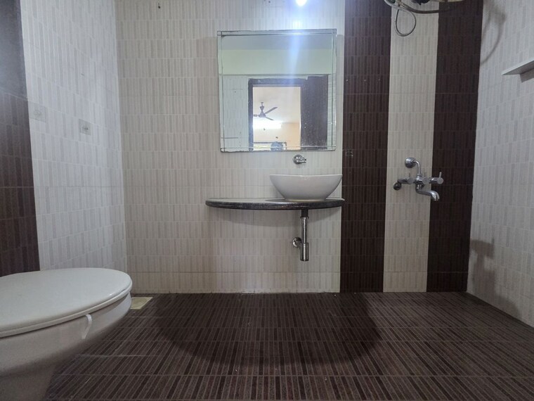 Bathroom, mahesh nagar 3 Bedroom 1100 Sq.Ft. Apartment In Mahesh Nagar Mumbai 10456013