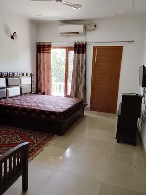 Bedroom in 3 BHK Builder Floor at Kharar Road – for Rent