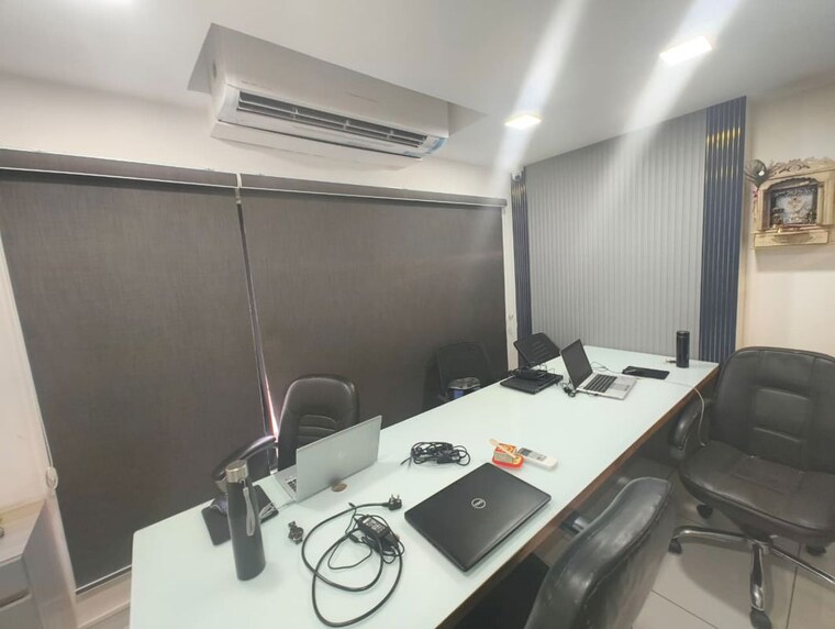 Team Area, navrangpura Commercial Office Space 780 Sq.Ft. In Navrangpura Ahmedabad 10456025