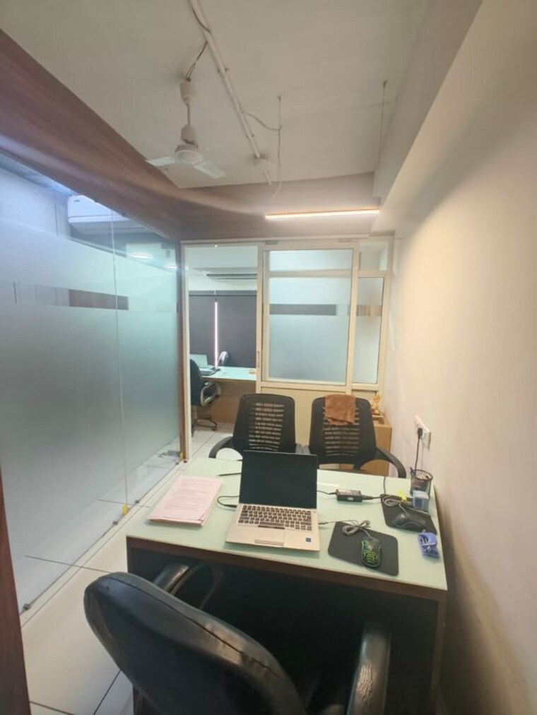 undefined, navrangpura Commercial Office Space 780 Sq.Ft. In Navrangpura Ahmedabad 10456025