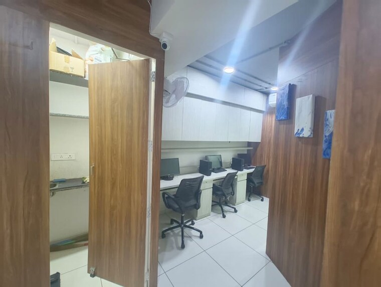 undefined, navrangpura Commercial Office Space 780 Sq.Ft. In Navrangpura Ahmedabad 10456025