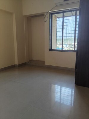 Room in 2 BHK Apartment at HUBTOWN GARDENIA ROSEWOOD & REDWOOD CHS LTD, Mira Road – for Sale
