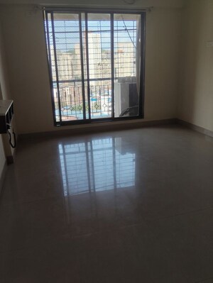 Room in 2 BHK Apartment at HUBTOWN GARDENIA ROSEWOOD & REDWOOD CHS LTD, Mira Road – for Sale