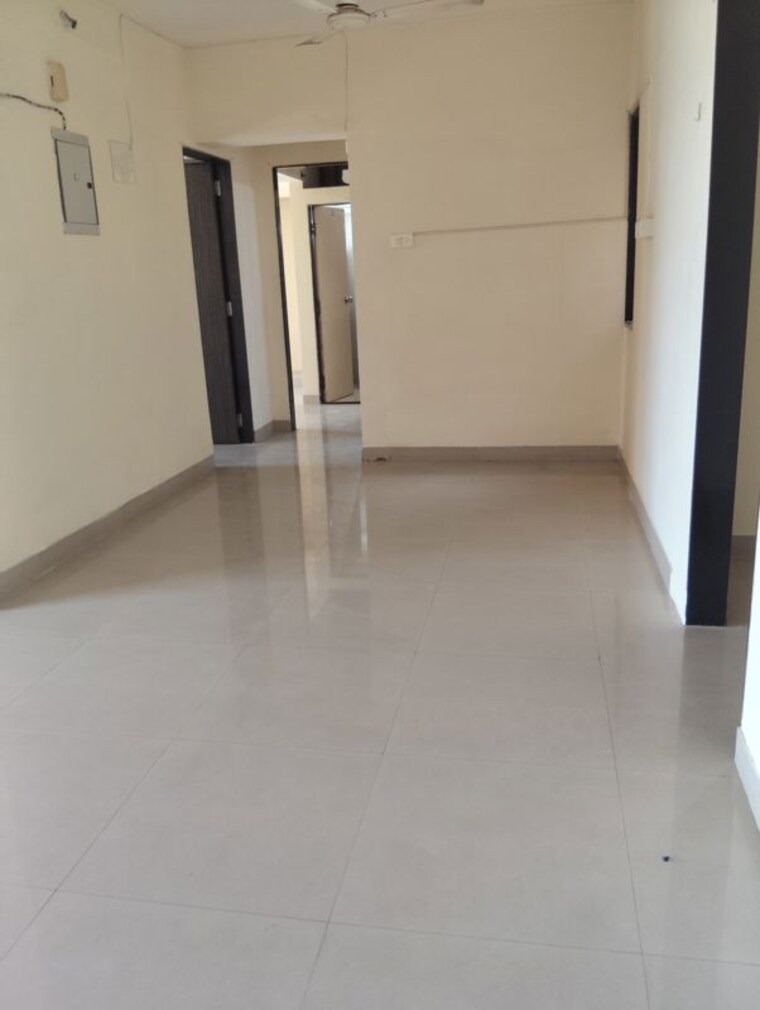 Room, hubtown-gardenia-rosewood-redwood-chs-ltd 2 Bedroom 830 Sq.Ft. Apartment In Mira Road Thane 10456052