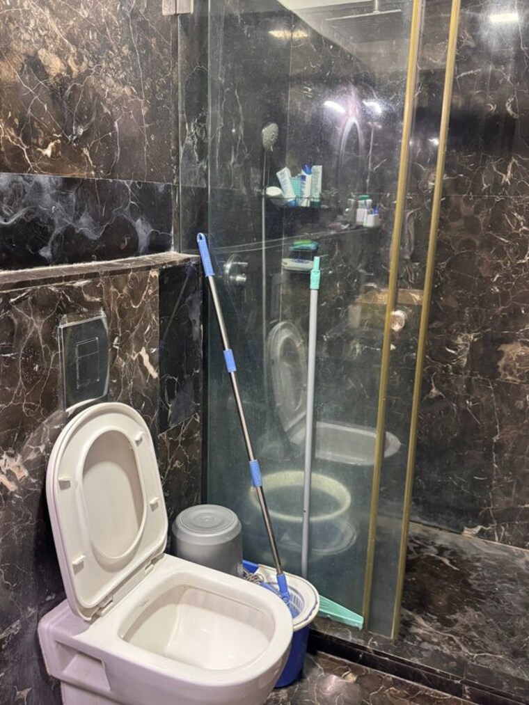 Bathroom, jyoti-sukriti 3 Bedroom 950 Sq.Ft. Apartment In Goregaon East Mumbai 10456067