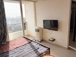 Room in 2 BHK Apartment at MD G4 Apartments, Vaishali Nagar – for Rent