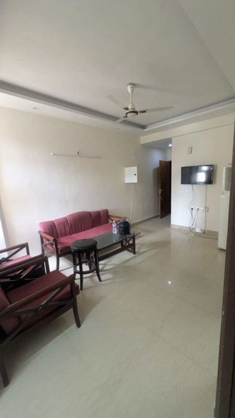 Living Room, shree-vardhman-mantra 2 Bedroom 800 Sq.Ft. Apartment In Sector 67 Gurgaon 10456079