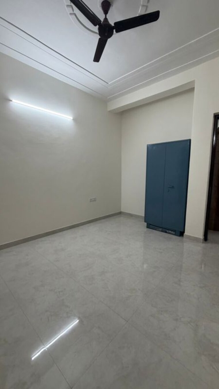 Room, sector 64 2 Bedroom 150 Sq.Ft. Builder Floor In Sector 64 Faridabad 10456103