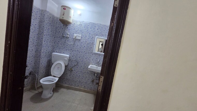 Bathroom, neb sarai 1 Bedroom 450 Sq.Ft. Builder Floor In Neb Sarai Delhi 10456101