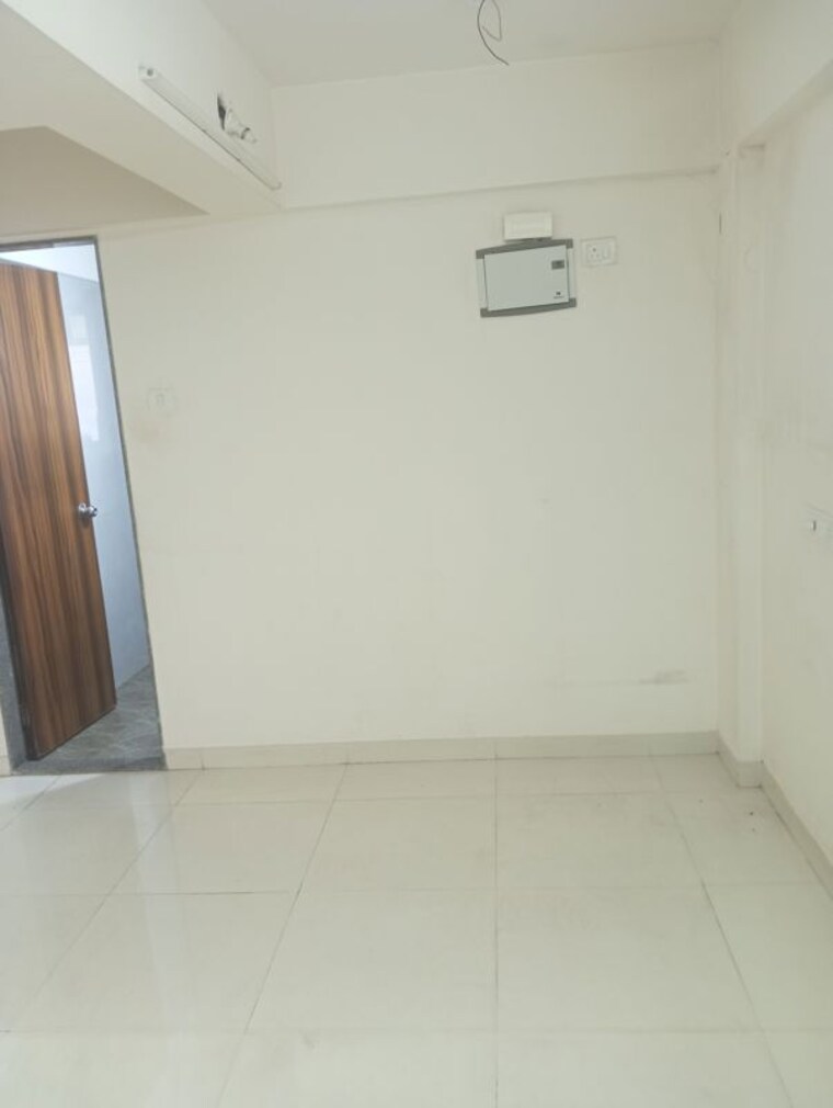 Room, terraform-everest-countryside-marigold 1 RK 300 Sq.Ft. Apartment In Ghodbunder Road Thane 10456106