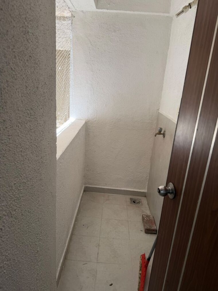 Bathroom, gera-park-view 2 Bedroom 850 Sq.Ft. Apartment In Kharadi Pune 10449467