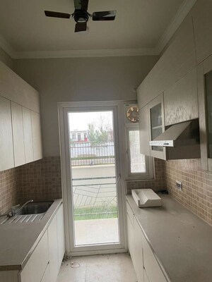 Building Lobby in 2.5 BHK Builder Floor at Central Park Flower Valley, Sohna Sector 33 – for Sale