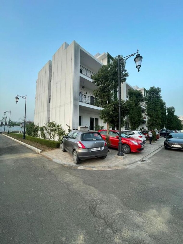  Parking, central-park-flower-valley 2.5 Bedroom 1093 Sq.Ft. Builder Floor In Sohna Sector 33 Gurgaon 10456092