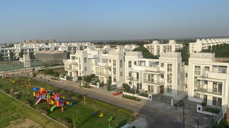 Exterior View, central-park-flower-valley 2.5 Bedroom 1093 Sq.Ft. Builder Floor In Sohna Sector 33 Gurgaon 10456092