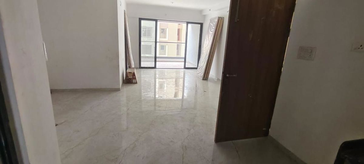 2 BHK + Extra Room,Basement 1200 Sq.Ft. Apartment in Ganga Legend