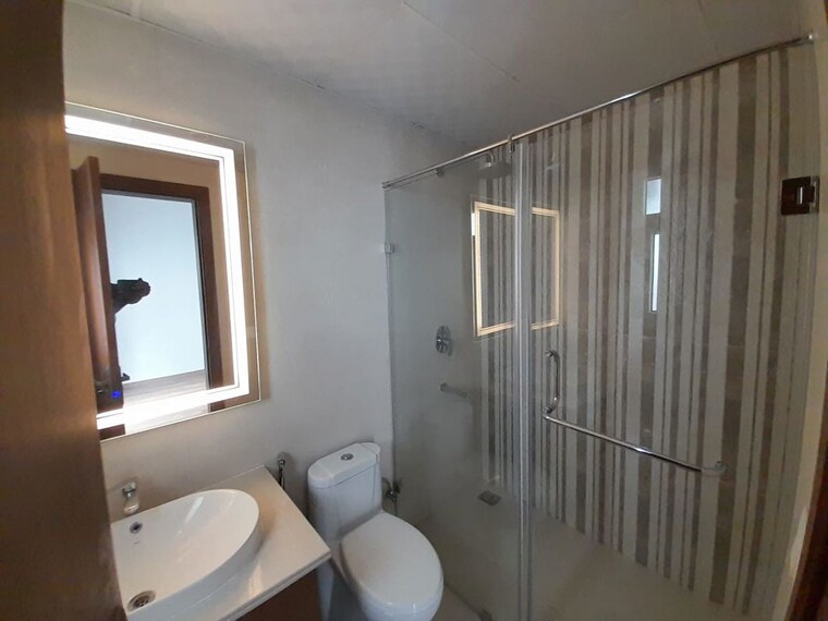 Bathroom, central-park-flower-valley-aqua-front-towers 3 Bedroom 1789 Sq.Ft. Apartment In Sohna Sector 33 Gurgaon 10455969