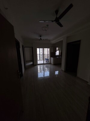 Room in 2.5 BHK Apartment at Amrapali Terrace Homes, Tech Zone 4 Greater Noida – for Rent
