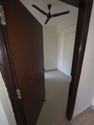 Furnished Amenities in 2.5 BHK Apartment at Amrapali Terrace Homes, Tech Zone 4 Greater Noida – for Rent