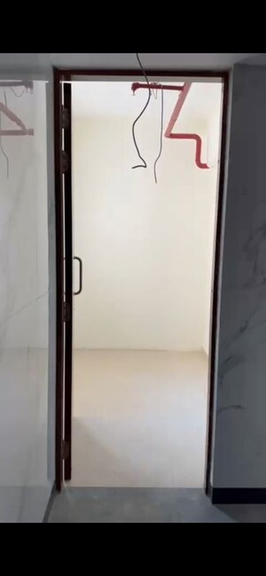 Room in 2.5 BHK Apartment at Ruparel Palacio Phase 1, Kandivali West – for Rent
