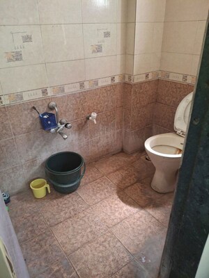 Bathroom in 2 BHK Apartment at Satellite – for Rent