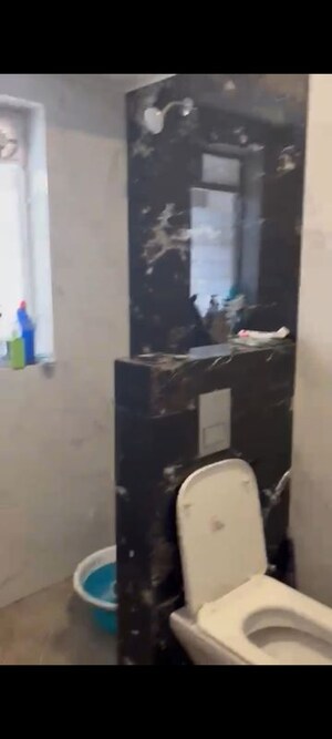 Bathroom in 1.5 BHK Apartment at Darvesh Mariam Residency, Agripada – for Sale
