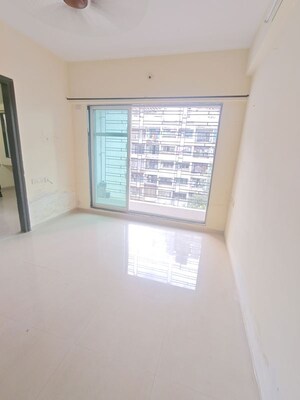 Room in 1 BHK Apartment at Lokhandwala Spring Grove, Kandivali East – for Rent