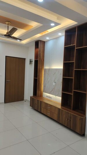Room in 2 BHK Apartment at Sobha Dream Gardens, Thanisandra Main Road – for Rent