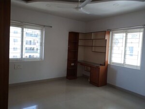 Room in 3 BHK Apartment at KK Residency Gachibowli, Gachibowli – for Rent