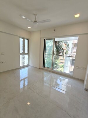 Room in 3 BHK Apartment at Unique Aura Mumbai, Santacruz West – for Sale