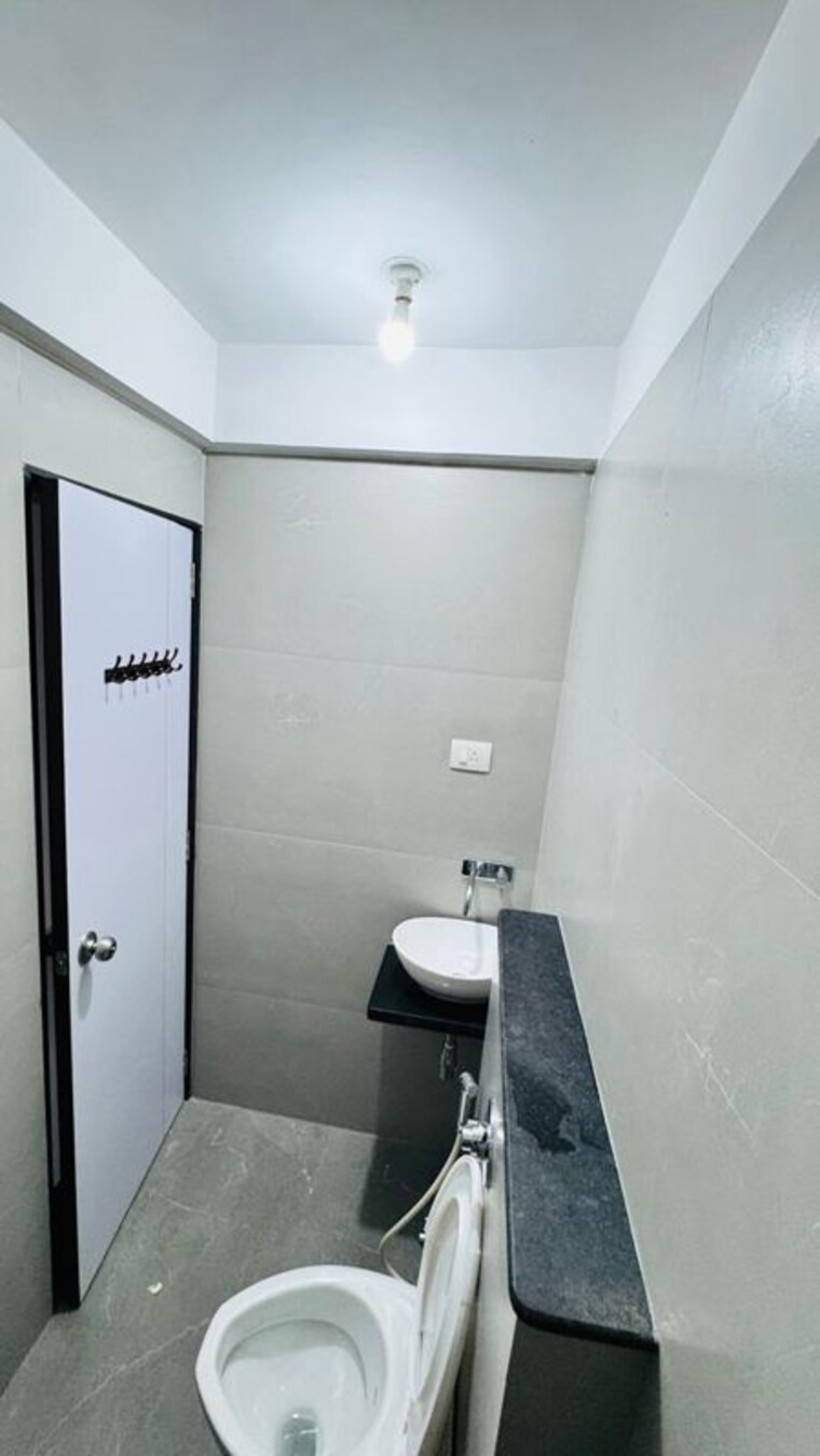 Bathroom, goregaon-sukhniwas-chs 1 Bedroom 450 Sq.Ft. Apartment In Goregaon West Mumbai 10456202