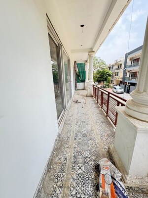 Balcony in 2 BHK Builder Floor at Sector 39 – for Rent