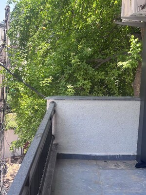 Balcony in 2 BHK Builder Floor at Sector 39 – for Rent