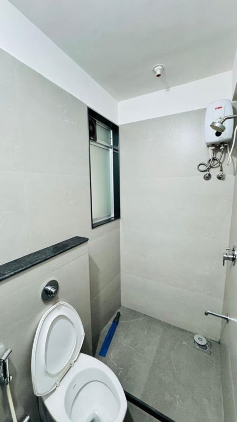 Bathroom, goregaon-sukhniwas-chs 1 Bedroom 450 Sq.Ft. Apartment In Goregaon West Mumbai 10456206