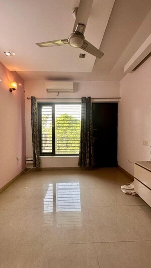Room in 3.5 BHK Builder Floor at Palam Vihar – for Sale