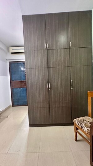 Furnished Amenities in 3.5 BHK Builder Floor at Palam Vihar – for Sale