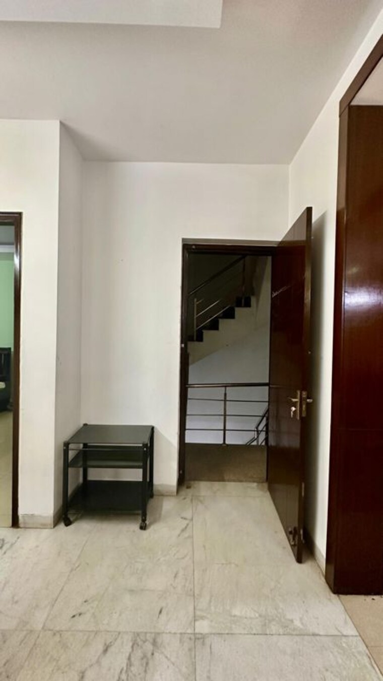 Bathroom, palam vihar 3.5 Bedroom 2500 Sq.Yd. Builder Floor In Palam Vihar Gurgaon 10456204