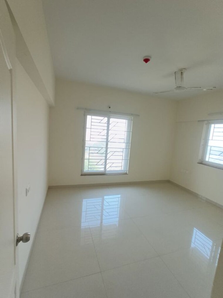 Room, shapoorji-pallonji-vahana-yahavi-phase-1 3 Bedroom 1100 Sq.Ft. Apartment In Bavdhan Pune 10456238