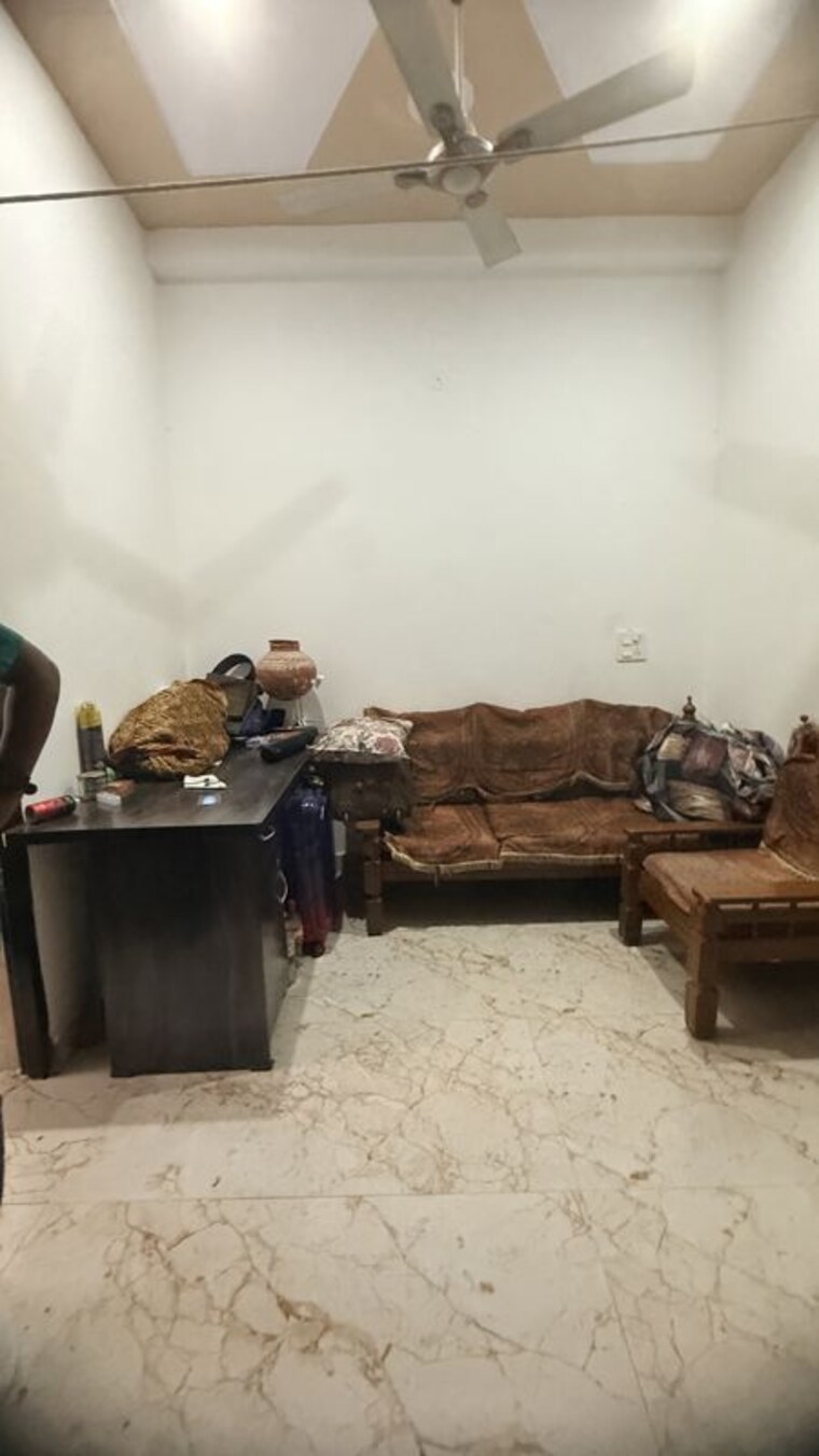 Living Room, new palam vihar phase 1 2 Bedroom 1000 Sq.Yd. Independent House In New Palam Vihar Phase 1 Gurgaon 10456228