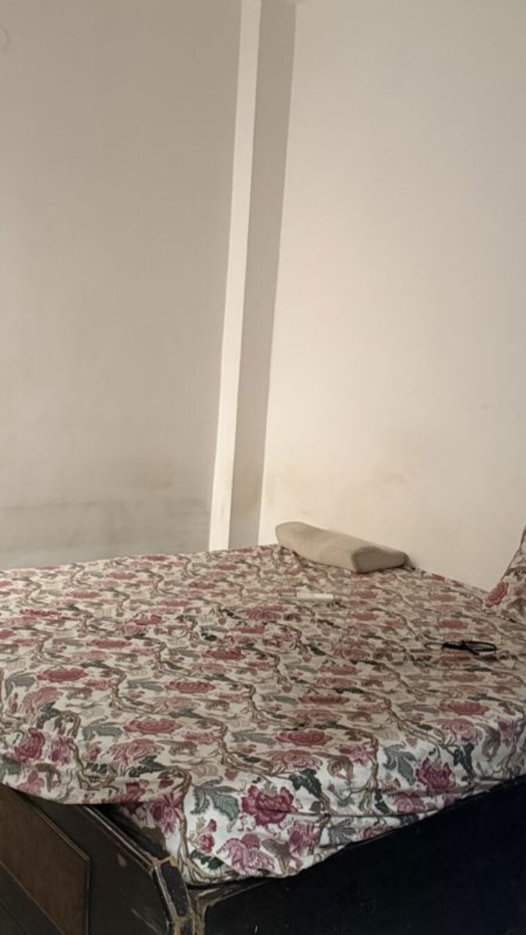 Bedroom, new palam vihar phase 1 2 Bedroom 1000 Sq.Yd. Independent House In New Palam Vihar Phase 1 Gurgaon 10456228