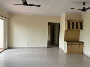 Room in 2.5 BHK Apartment at Goel Ganga Hari Ganga, Yerawada – for Rent