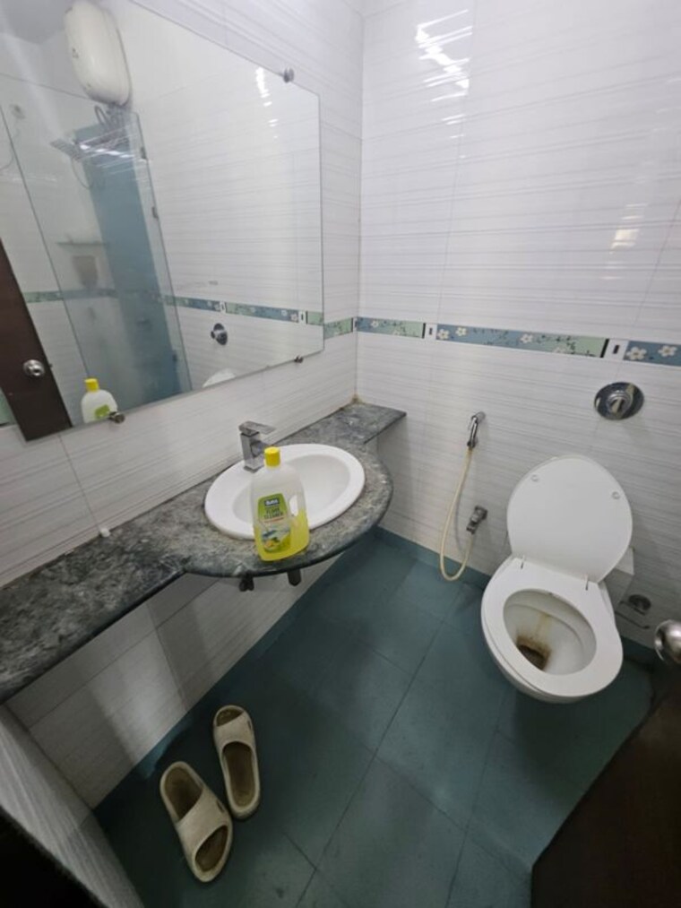 Bathroom, yarrow-yucca-vinca 3 Bedroom 1313 Sq.Ft. Apartment In Chandivali Mumbai 10456240